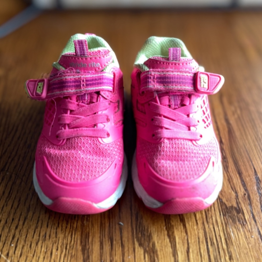 Stride Rite Made2Play Pink 6M Shoes